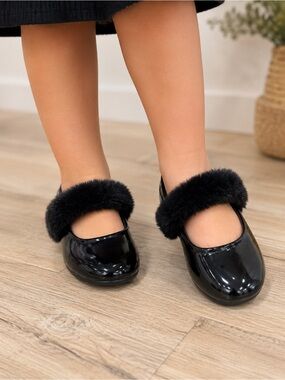 Vince Camuto Girls Black Patent‎ Faux Fur Mary Jane Flats Size 7